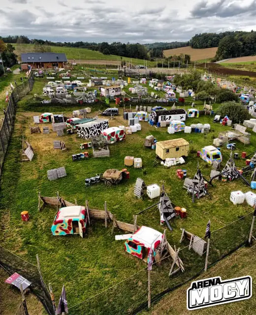 Rozgrywki paintballowe w Arenie Mocy